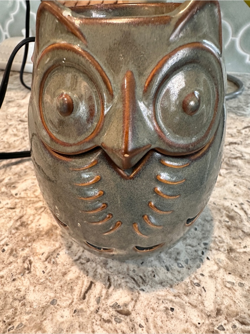 Partylite Ceramic Owl Wax Warmer in Green with Brown Accents